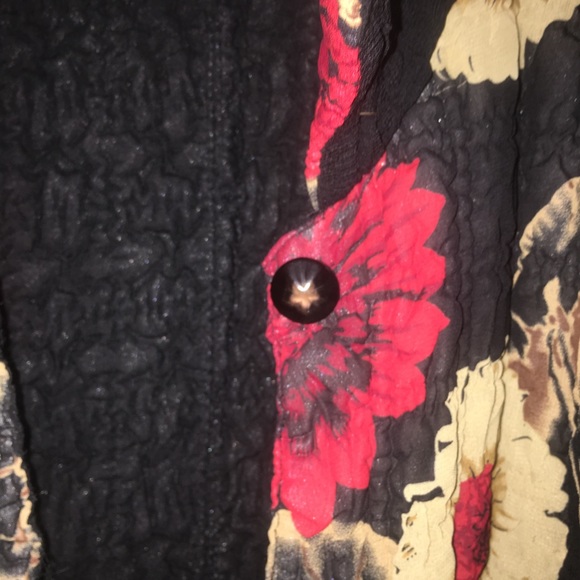 Thin Button Up Flower Jacket - Picture 6 of 7